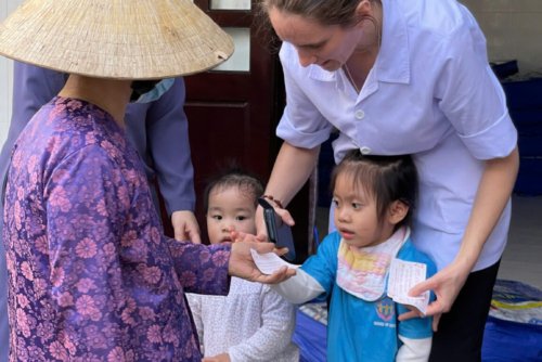 z7484842726787_75e9a4b954f10e246dcf3a068e9c0536